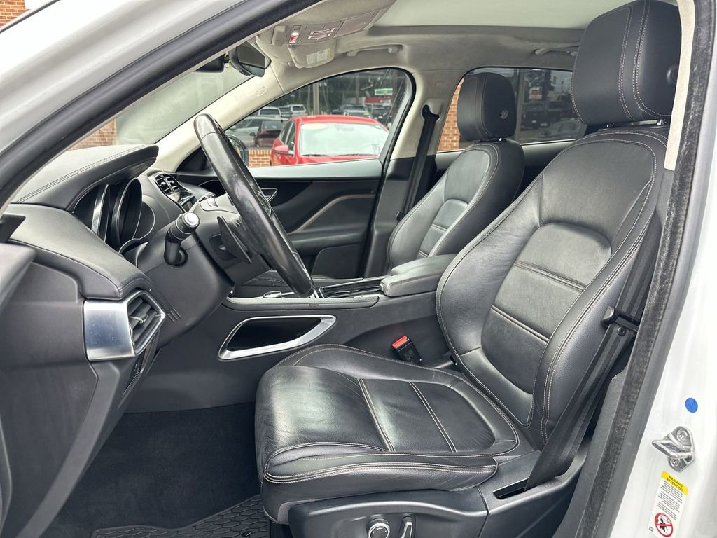 Used 2019 Jaguar F-PACE Prestige image 11