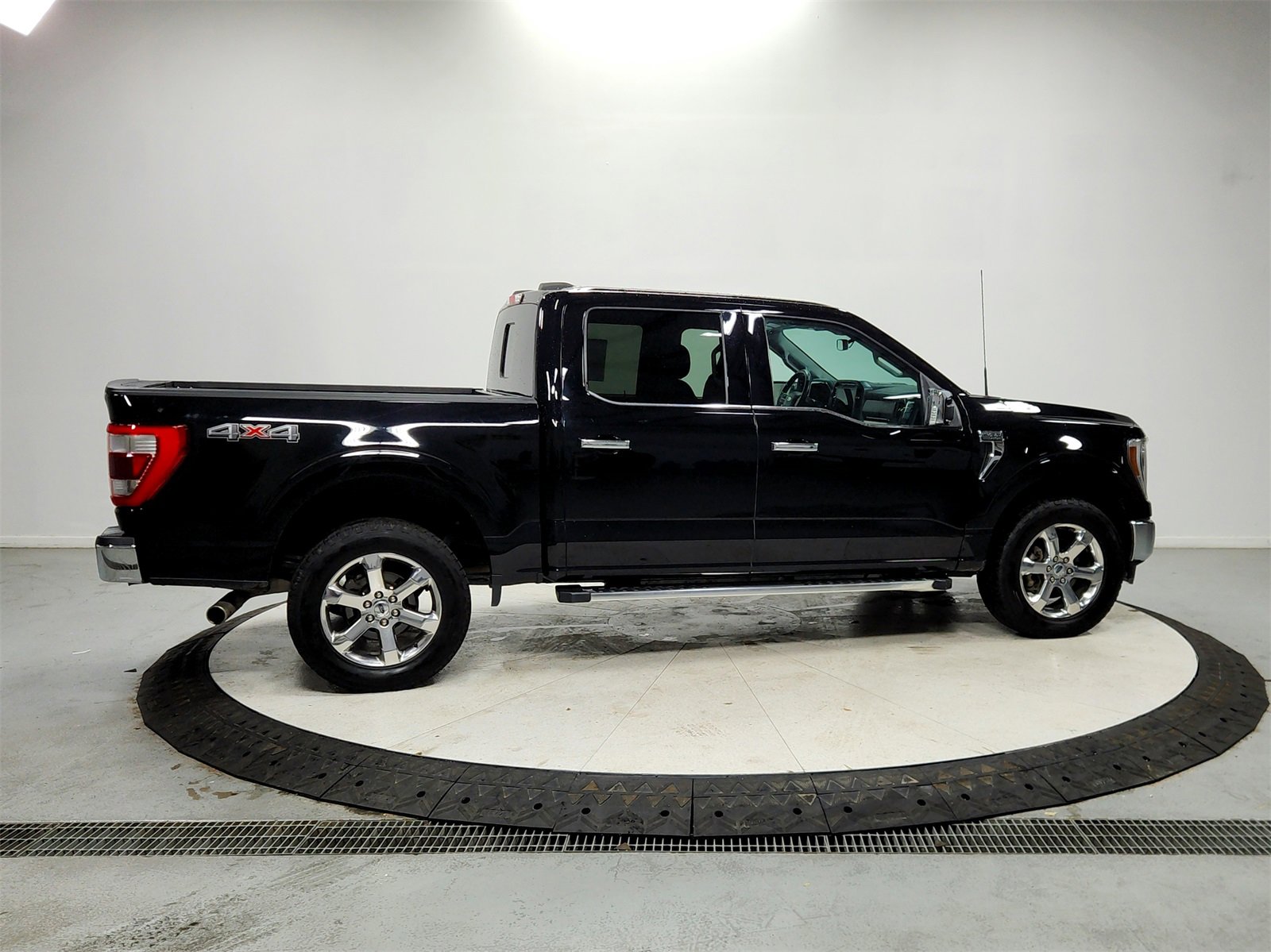 Used 2022 Ford F150 Lariat w/ Equipment Group 502A High image 9