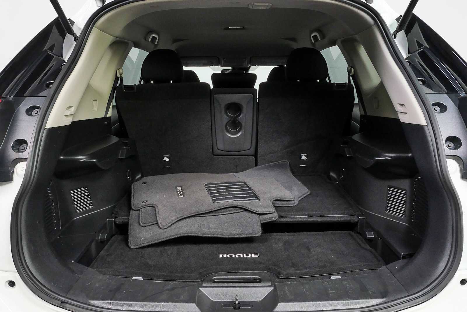 Used 2020 Nissan Rogue S w/ Special Edition Package FWD image 28