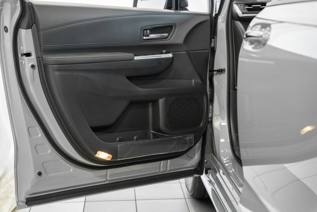 New 2026 Toyota Sienna XLE Woodland Edition AWD/4WD image 40