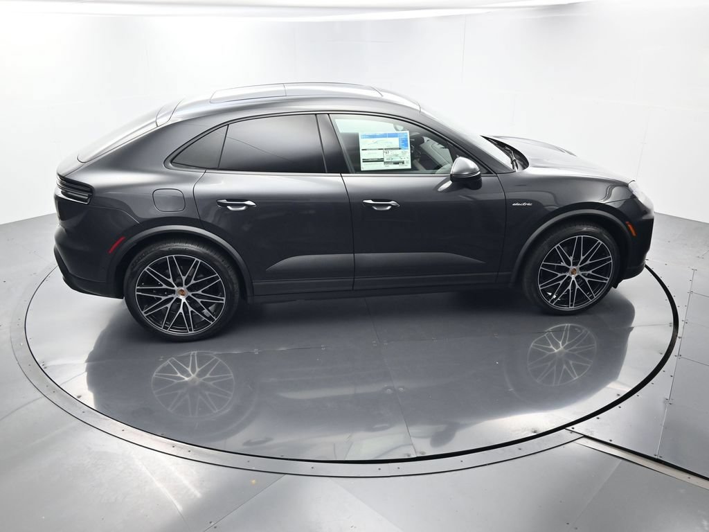 Used 2026 Porsche Macan Electric RWD image 38