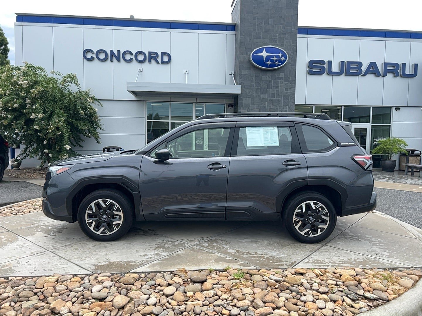 Certified 2025 Subaru Forester AWD/4WD image 1