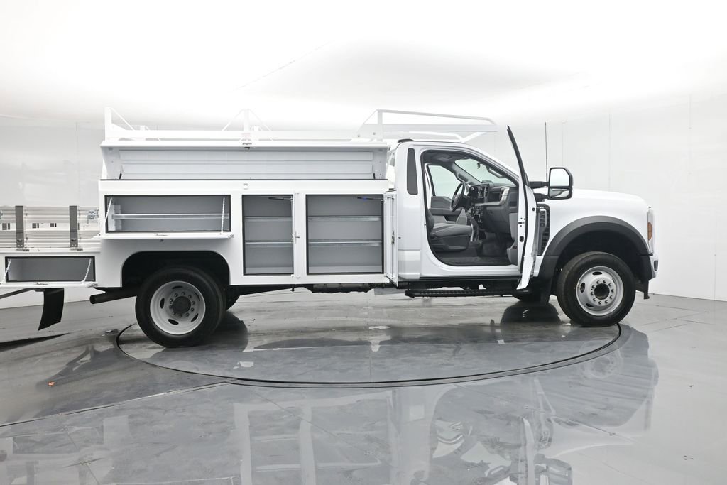 New 2025 Ford F450 XL w/ XL Chrome Package image 4