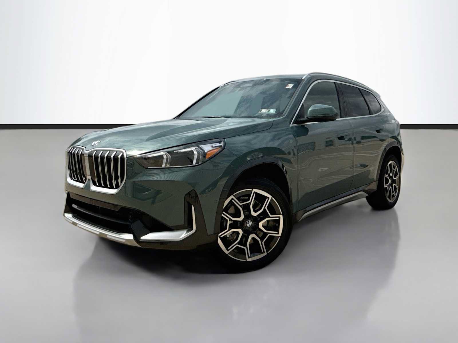 New 2027 BMW X1 xDrive28i AWD/4WD image 1