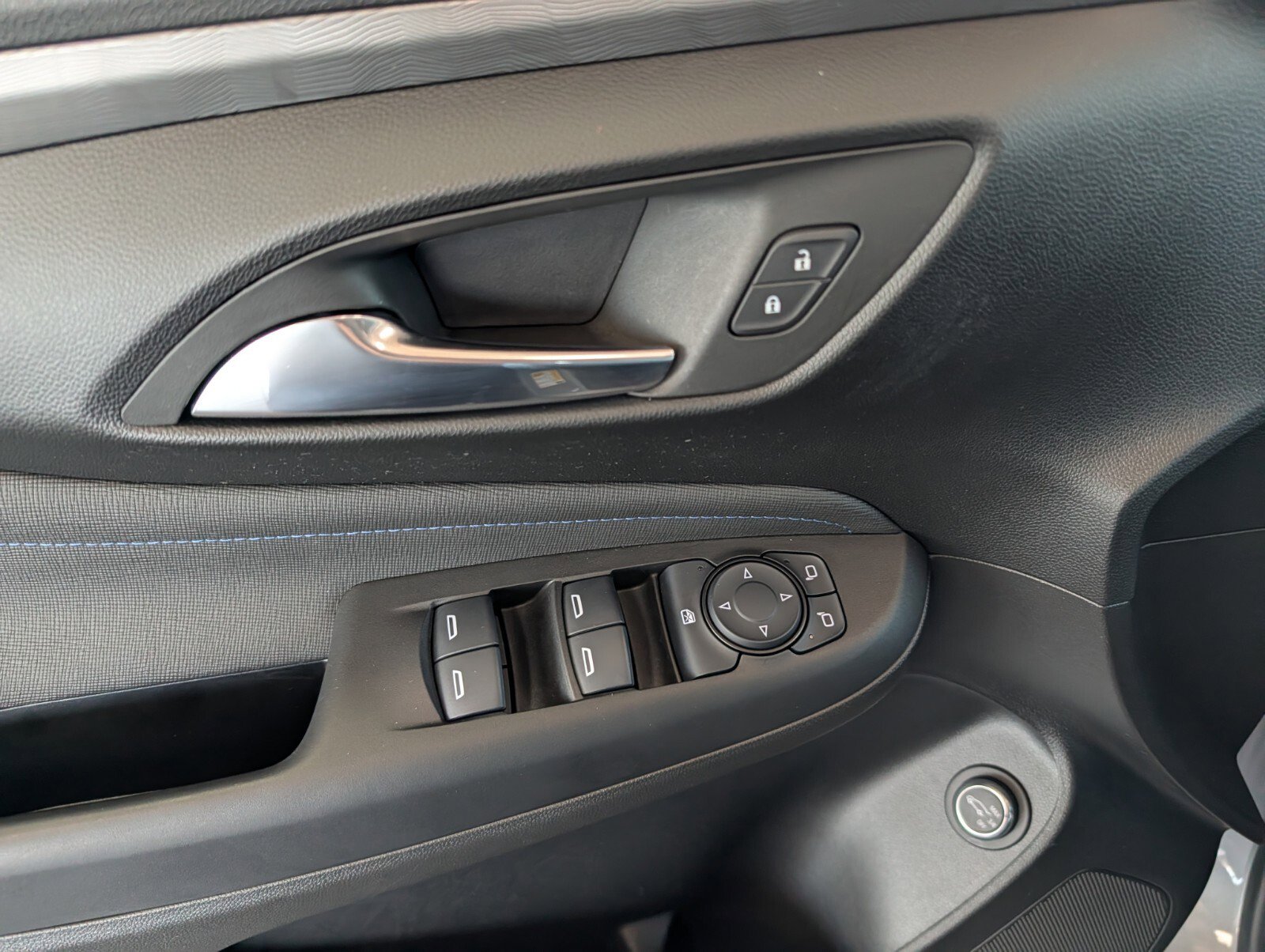 Used 2025 Buick Envista Sport Touring w/ Convenience I Package image 15