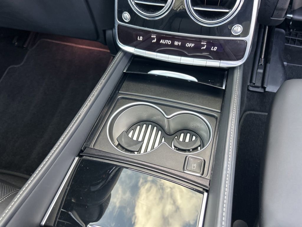 Used 2017 Mercedes-Benz S 550 Sedan image 31