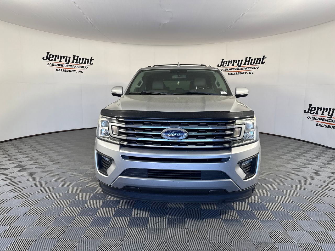 Used 2019 Ford Expedition XLT w/ Equipment Group 202A RWD image 7
