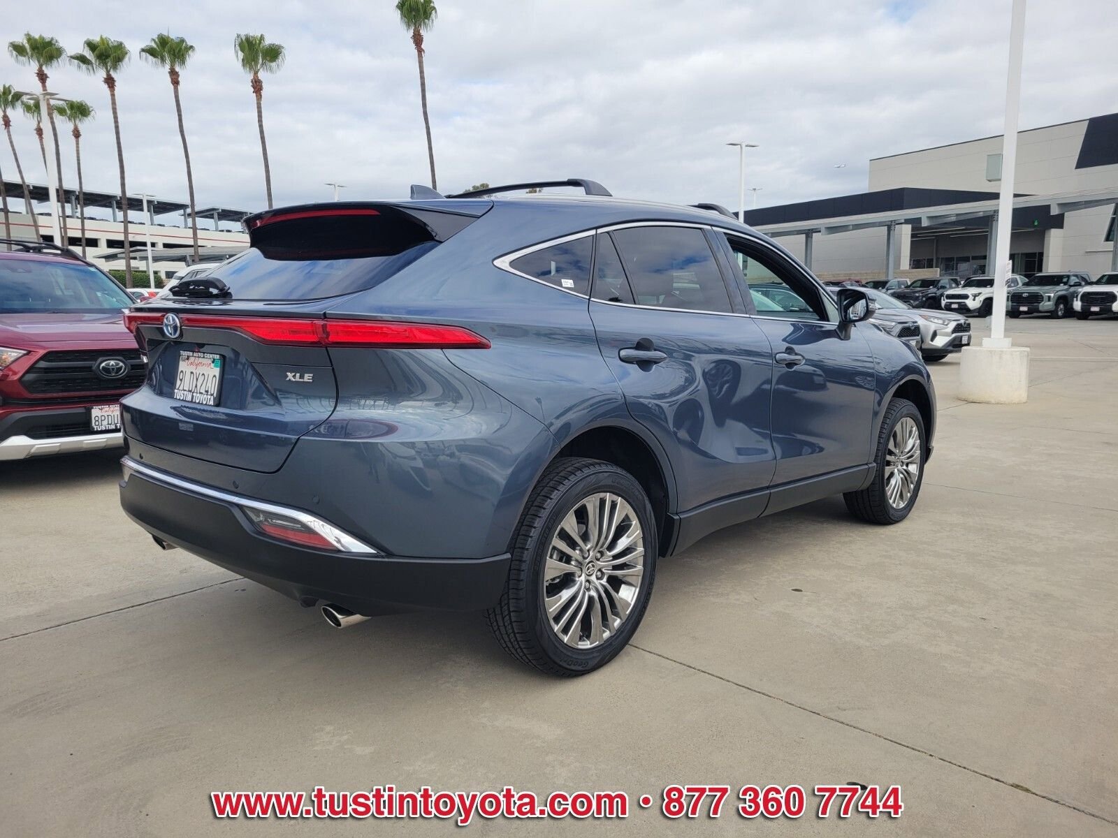 Certified 2024 Toyota Venza XLE AWD/4WD image 4