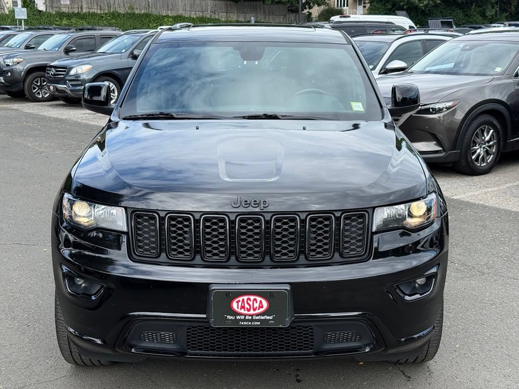 Used 2022 Jeep Grand Cherokee Laredo X AWD/4WD image 2