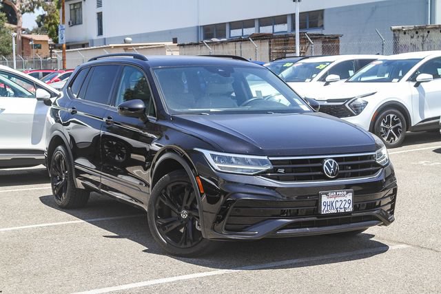 Used 2023 Volkswagen Tiguan SE R-Line FWD image 2