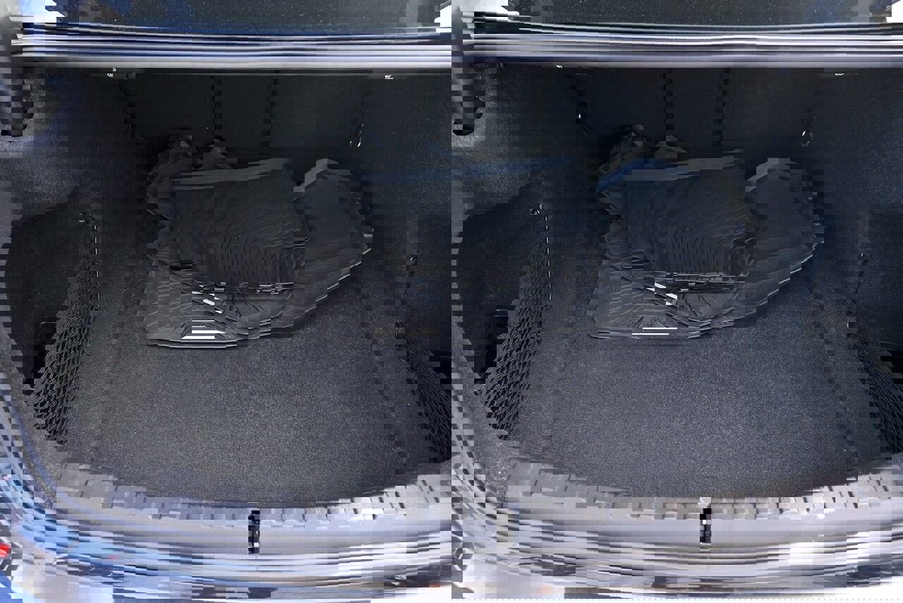 Used 2020 BMW 330i xDrive Sedan w/ M Sport Package image 12