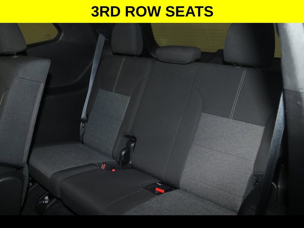 Used 2025 GMC Acadia Elevation image 8