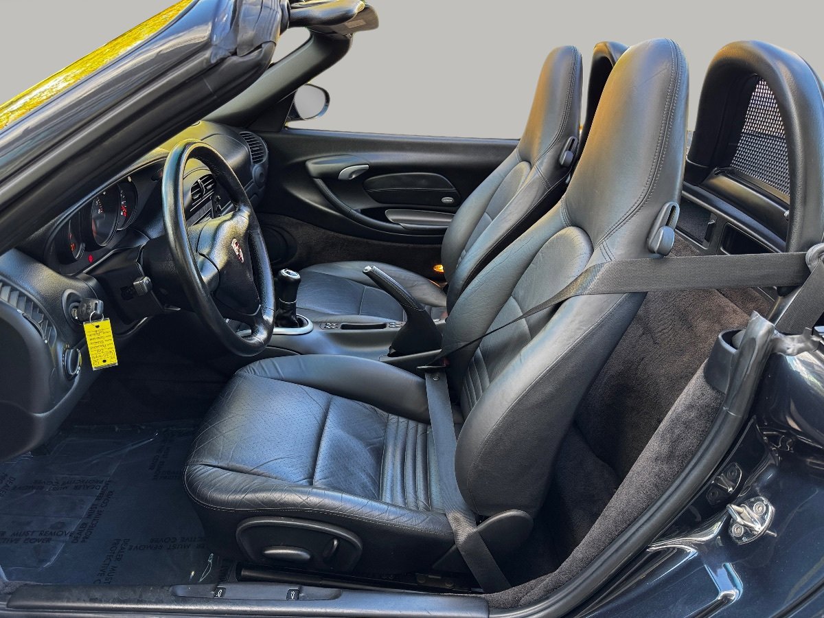 Used 2004 Porsche Boxster RWD image 16