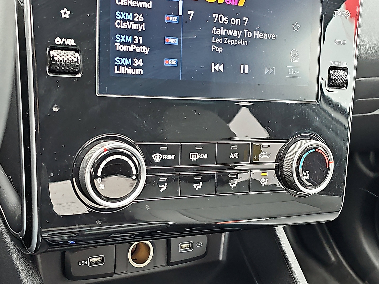 Used 2022 Hyundai Santa Cruz SEL image 15