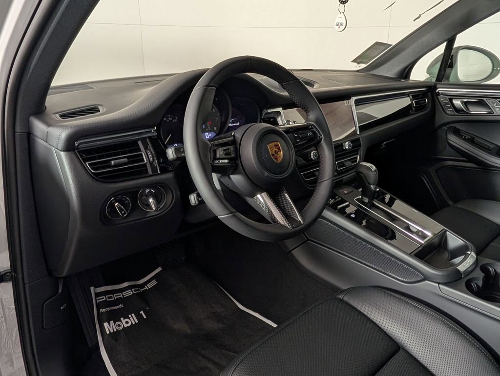 New 2026 Porsche Macan S AWD/4WD image 4
