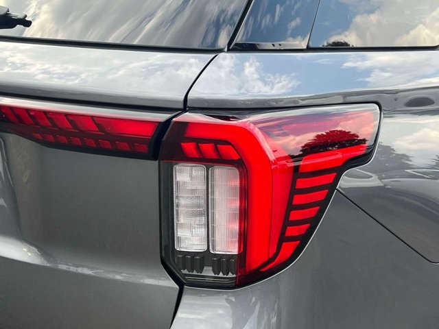 Used 2026 Ford Explorer Active AWD/4WD image 13