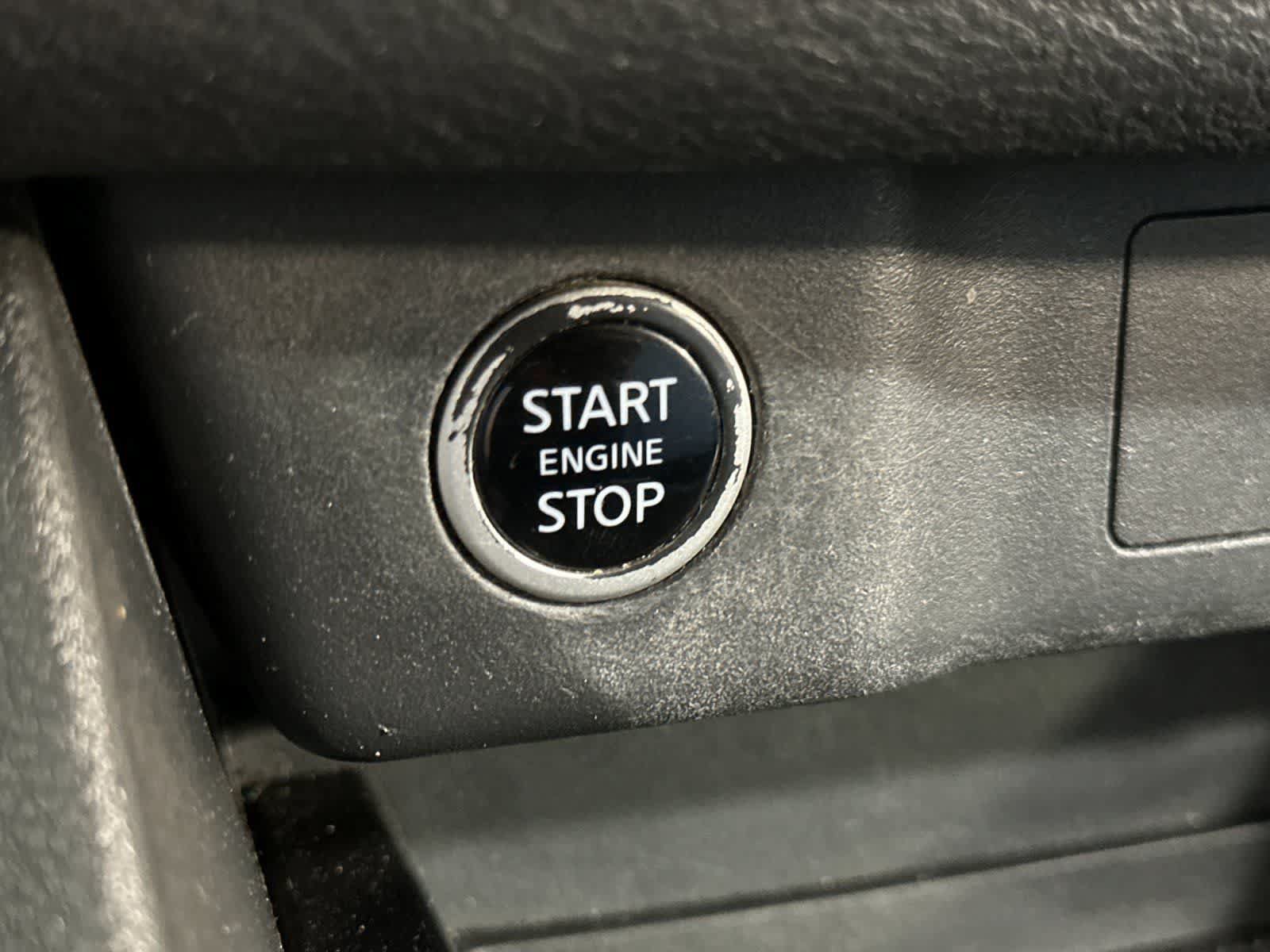 Used 2021 Nissan Rogue S AWD/4WD image 23