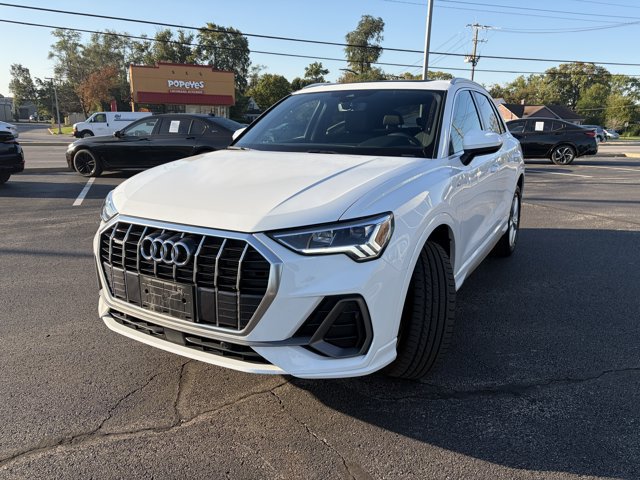 Used 2024 Audi Q3 2.0T Premium AWD/4WD image 2