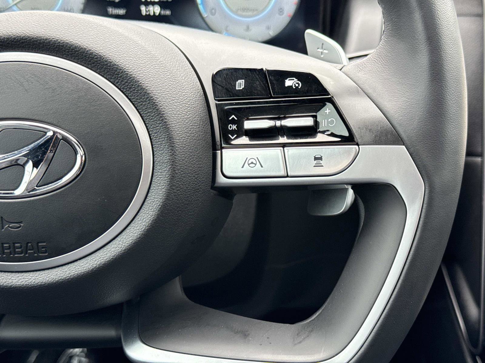 Certified 2023 Hyundai Santa Cruz Limited image 9