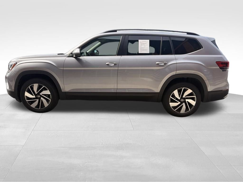 Used 2025 Volkswagen Atlas SE FWD image 4