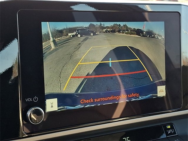 Used 2025 Toyota Camry SE image 17