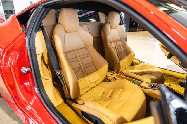 Used 2010 Ferrari 458 Italia Coupe RWD image 38