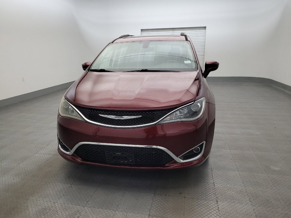 Used 2017 Chrysler Pacifica Touring-L w/ 13 Speaker Alpine Sound Group FWD image 15