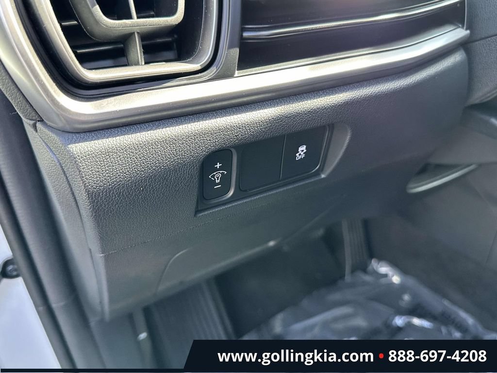 Certified 2026 Kia Sorento S AWD/4WD image 19
