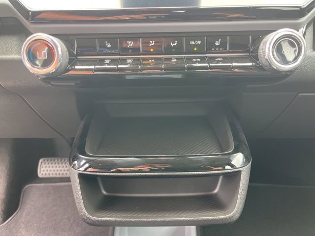 New 2027 Chevrolet Bolt LT w/ Comfort Package FWD image 32