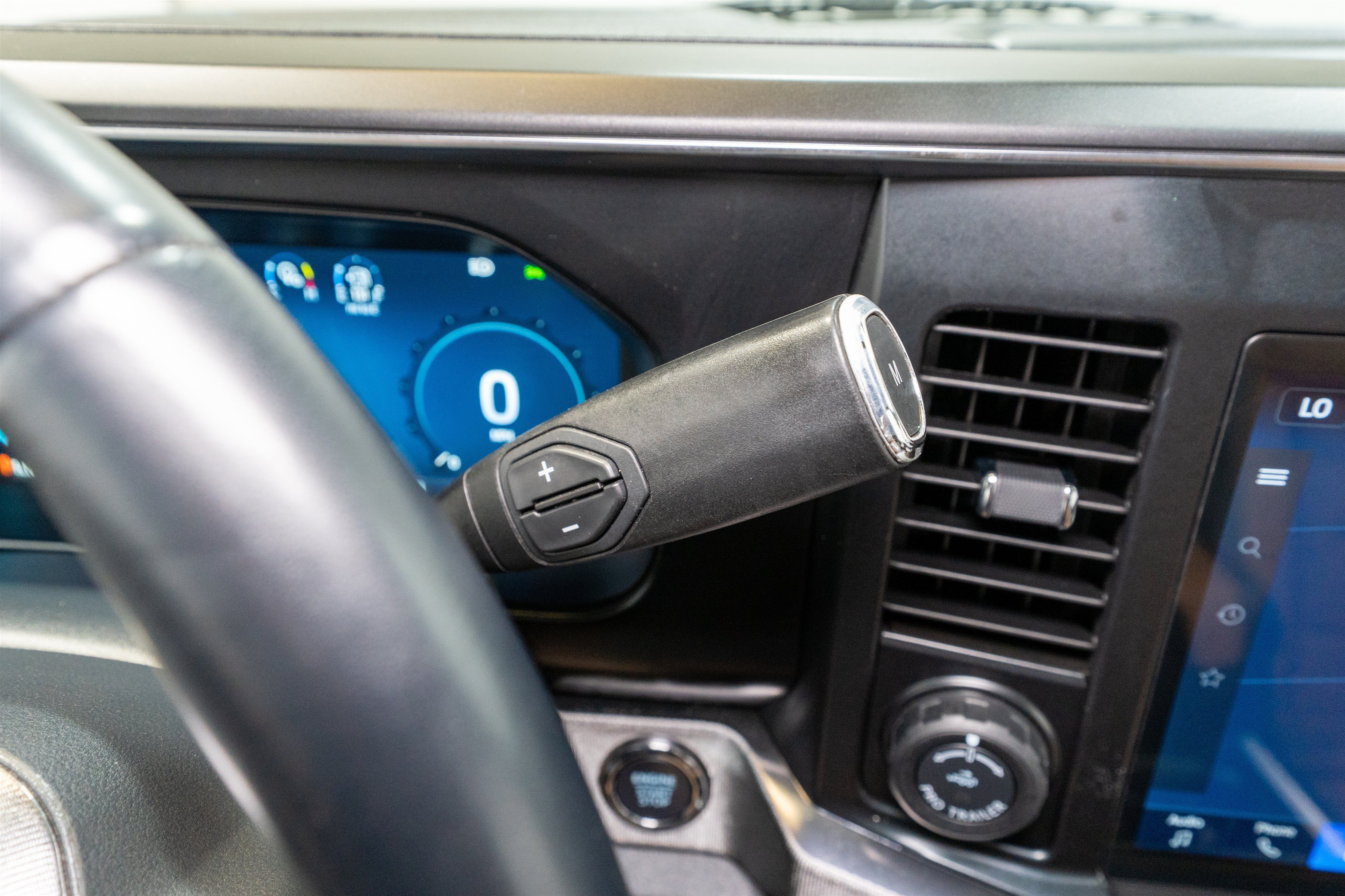 Used 2024 Ford F350 Platinum AWD/4WD image 37