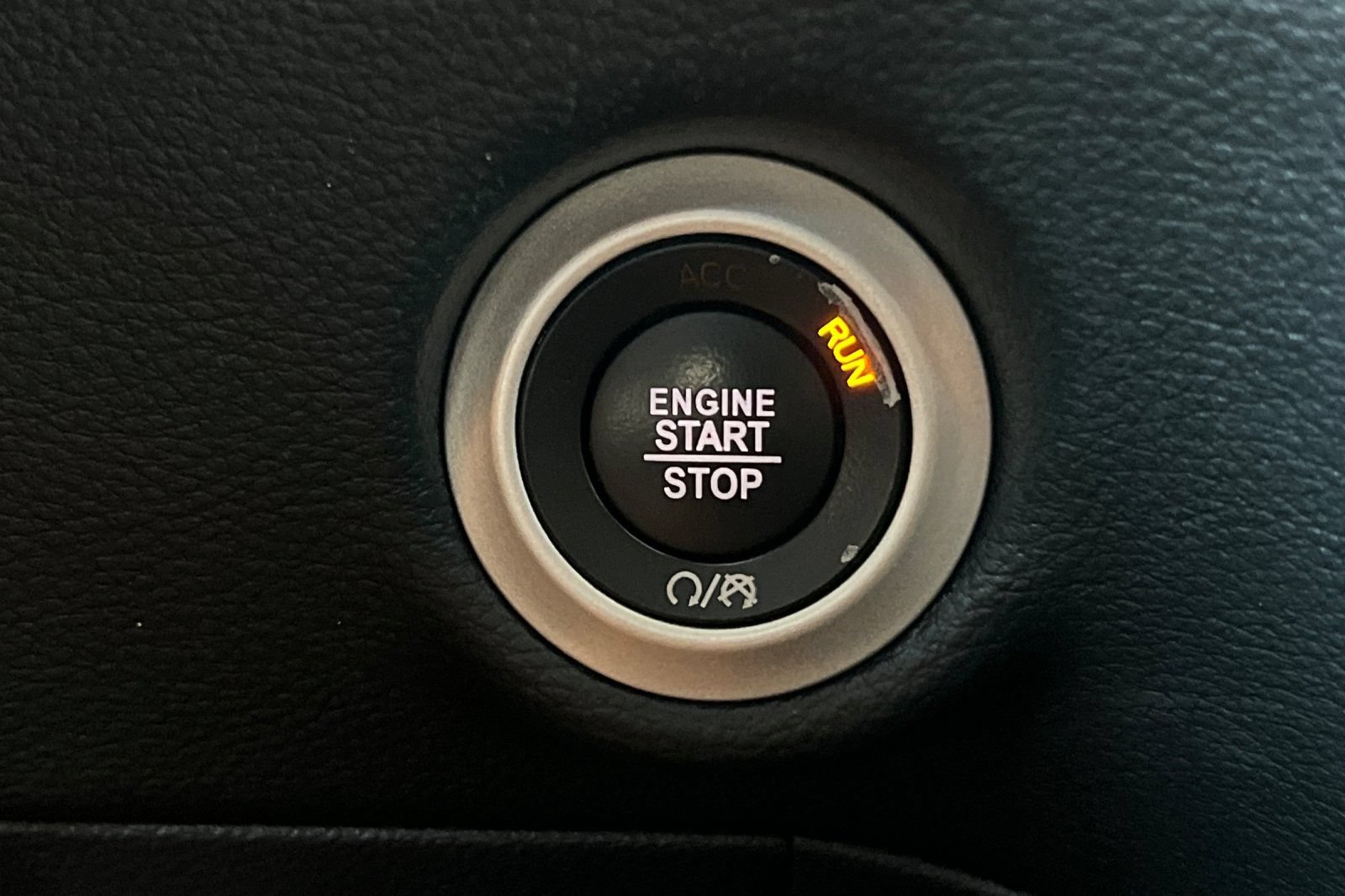 Used 2022 Chrysler Pacifica Limited w/ Uconnect Theater Family Group FWD image 33