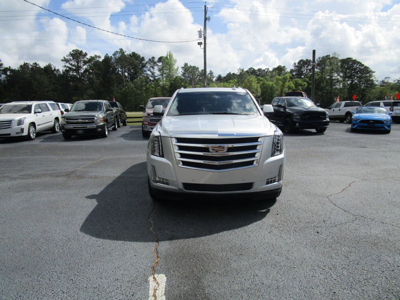 Used 2020 Cadillac Escalade Luxury RWD image 6