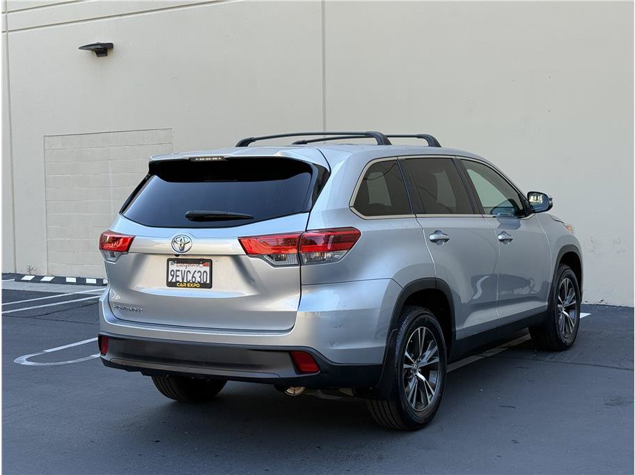 Used 2019 Toyota Highlander LE FWD image 7