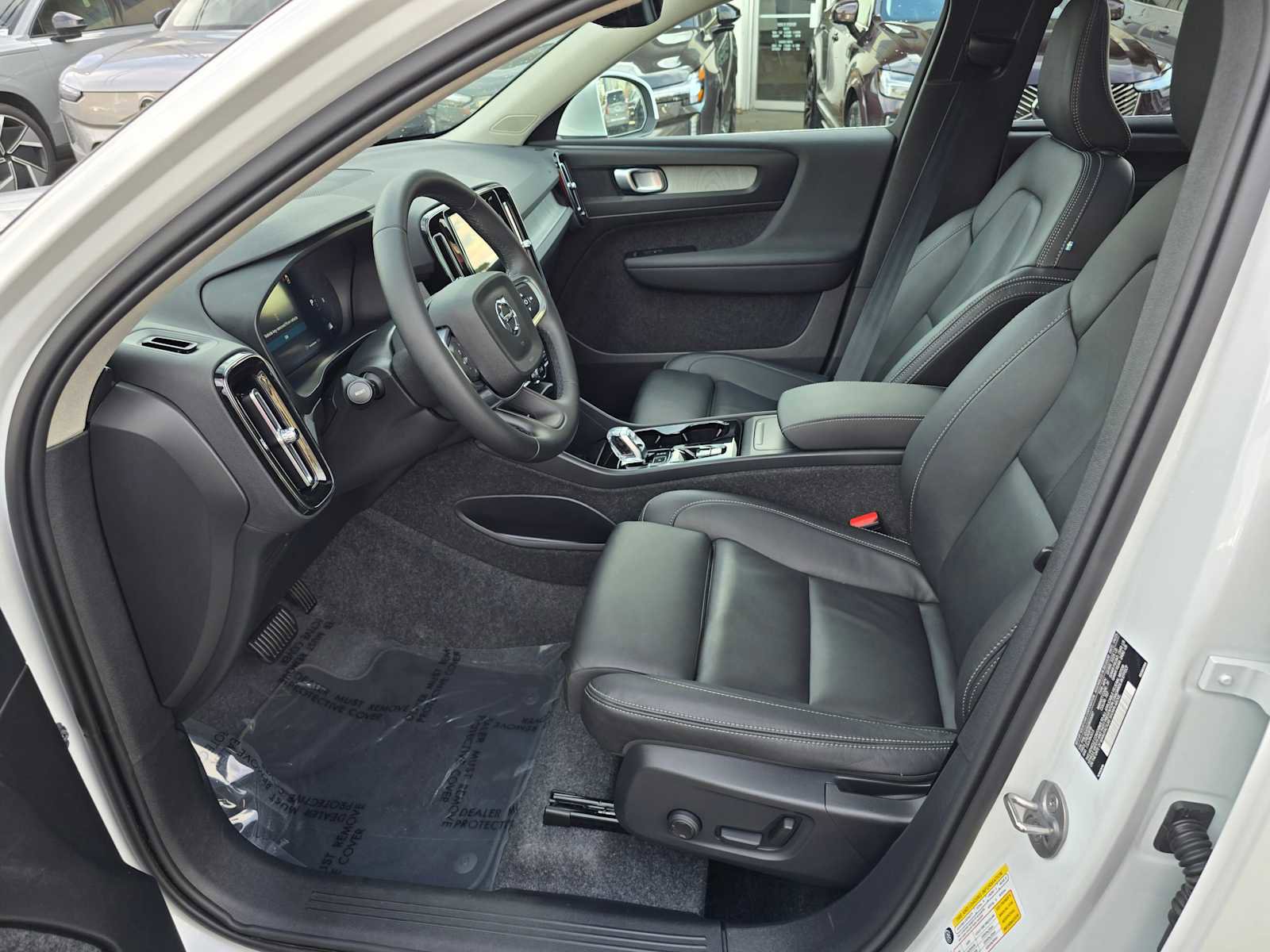 Certified 2025 Volvo XC40 B5 Plus image 20