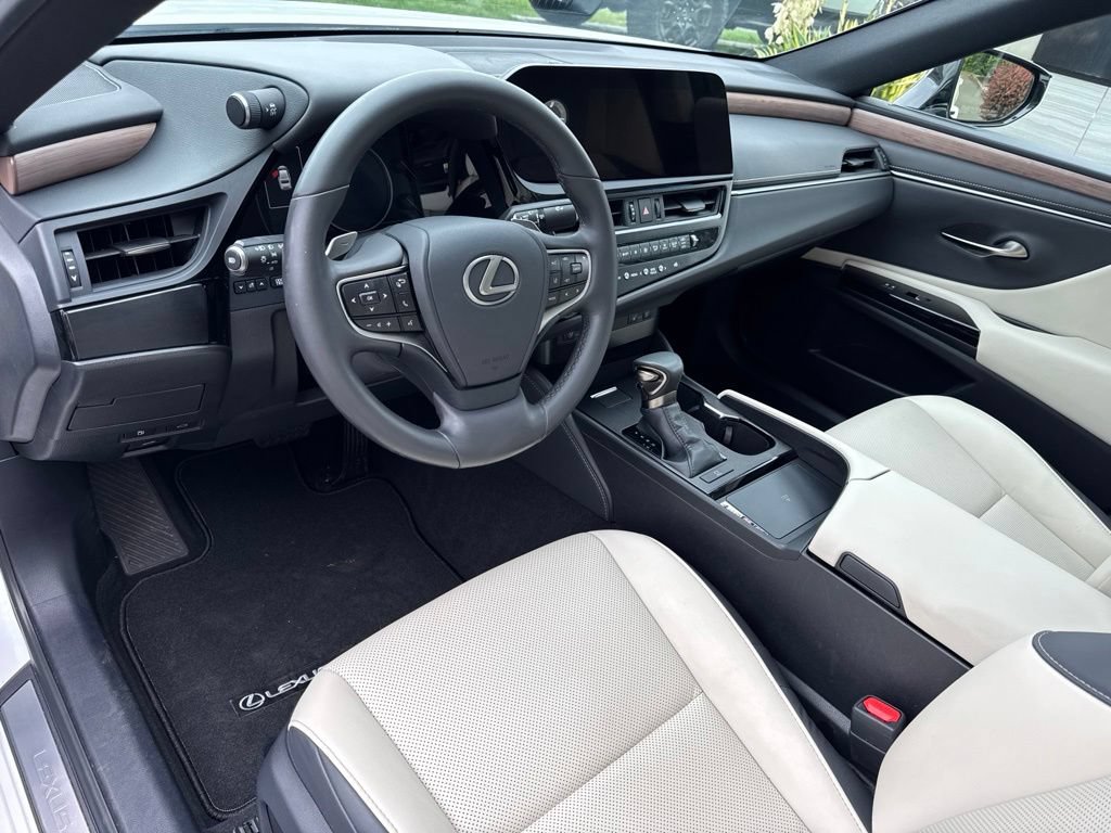 Certified 2023 Lexus ES 250 w/ Premium Package AWD/4WD image 12