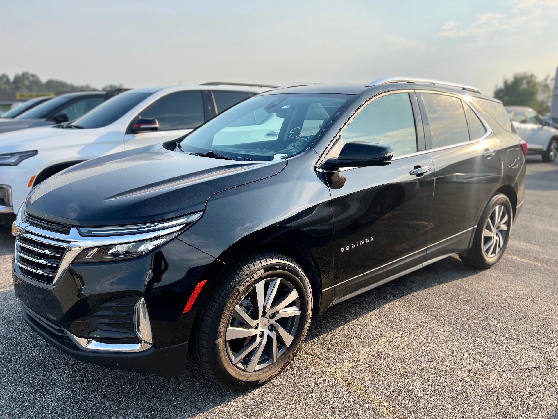 Used 2023 Chevrolet Equinox Premier w/ LPO, Floor Liner Package image 5