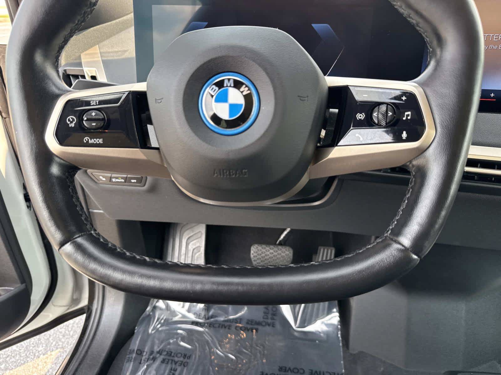 Used 2024 BMW iX xDrive50 AWD/4WD image 18