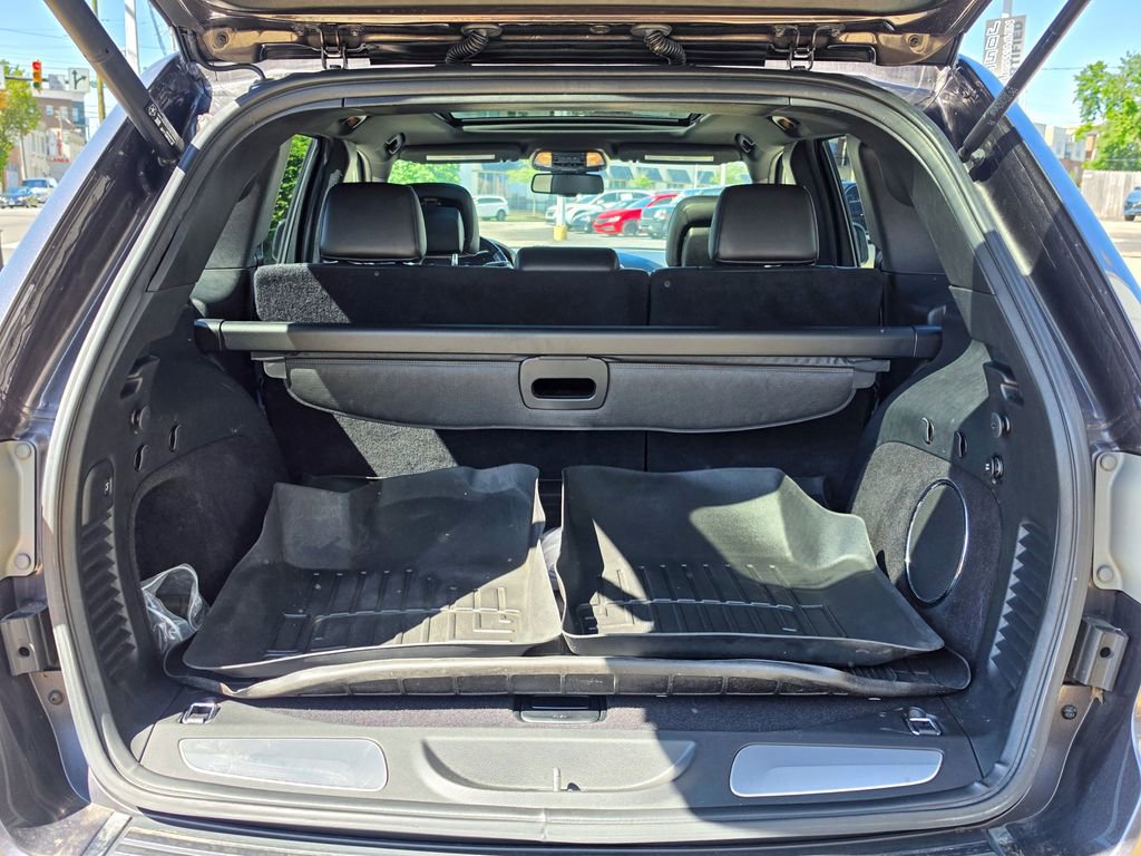 Used 2015 Jeep Grand Cherokee Overland AWD/4WD image 10