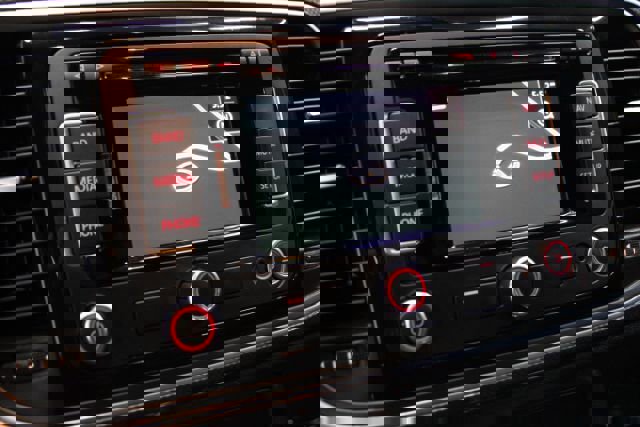 Used 2013 Volkswagen Beetle 2.0T image 30