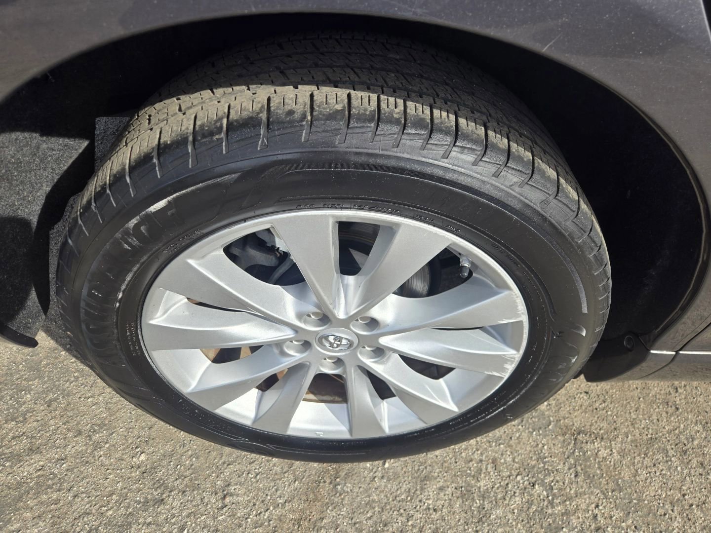 Used 2013 Toyota Venza LE image 30