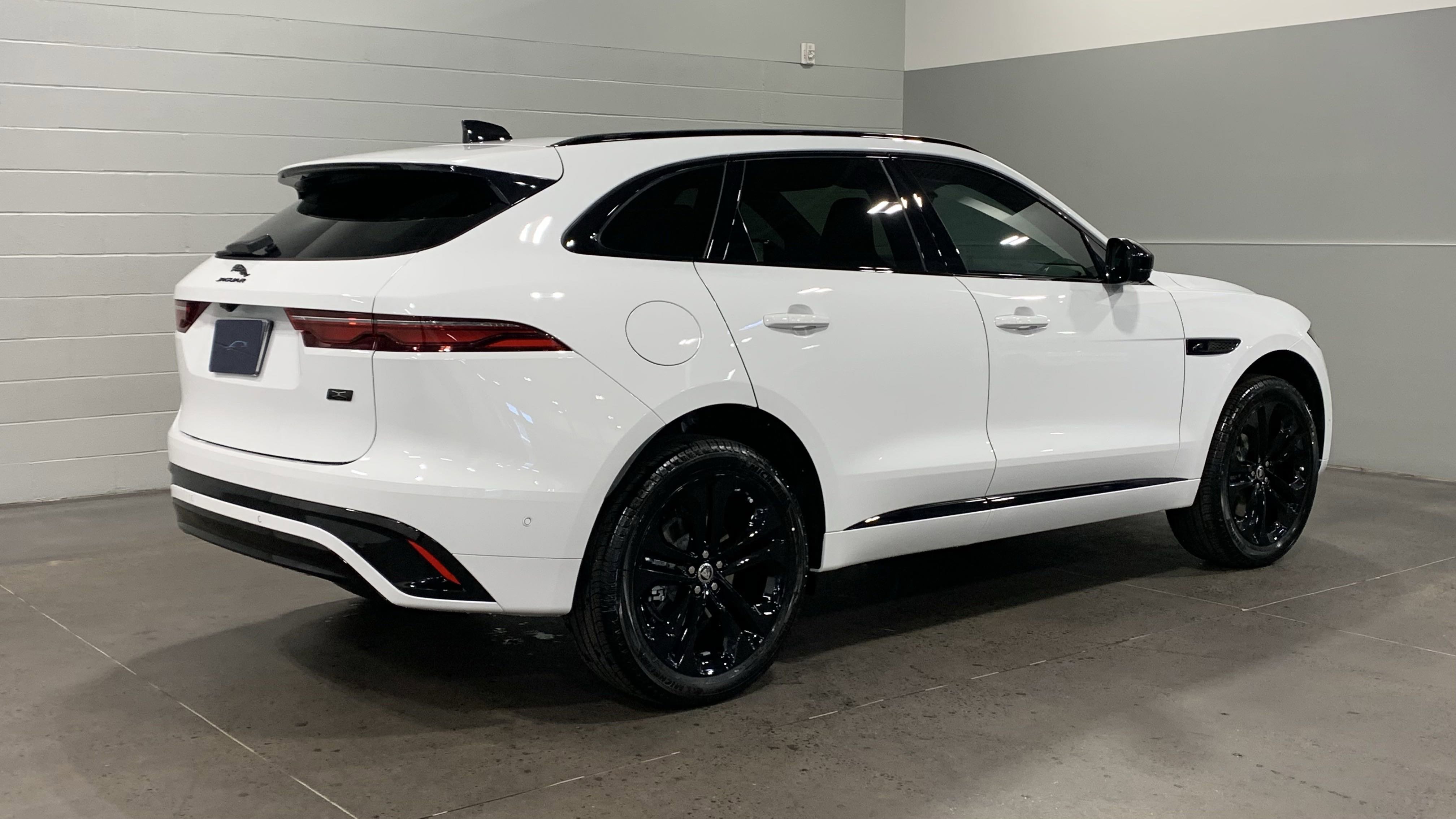 New 2026 Jaguar F-PACE R-Dynamic S image 2
