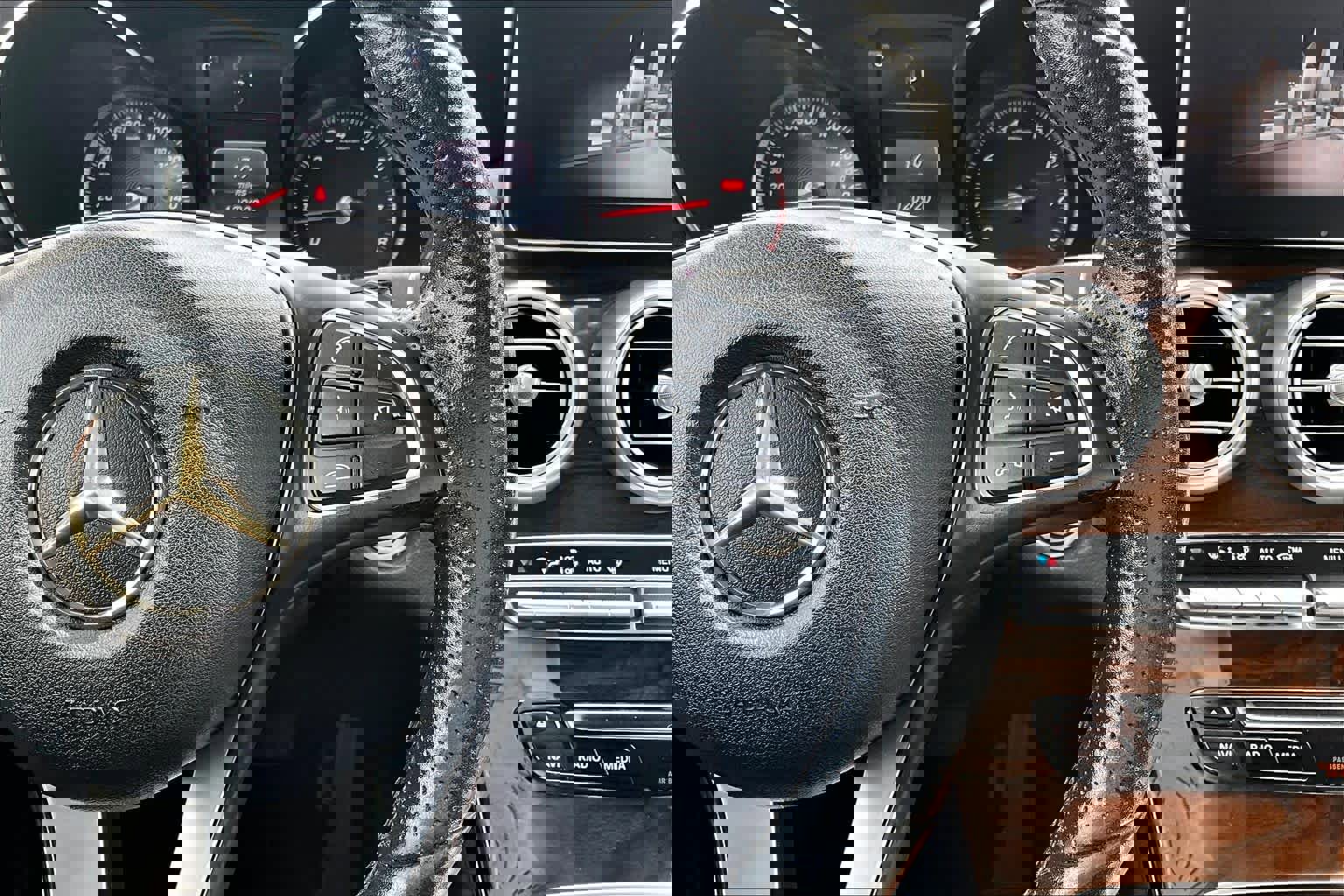 Used 2017 Mercedes-Benz GLC 300 image 25