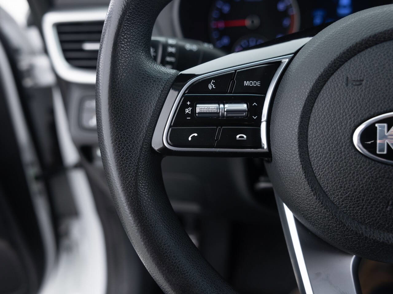 Used 2020 Kia Optima LX image 36