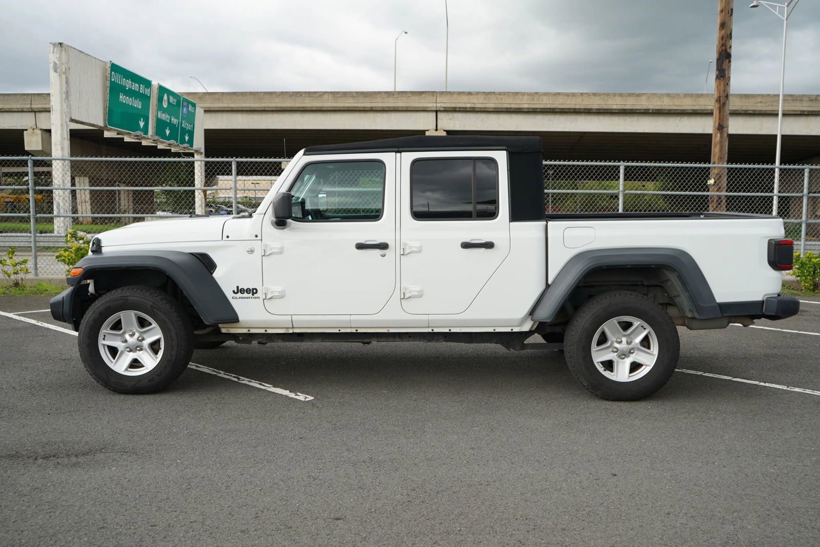 Used 2020 Jeep Gladiator Sport w/ Quick Order Package 24S image 2
