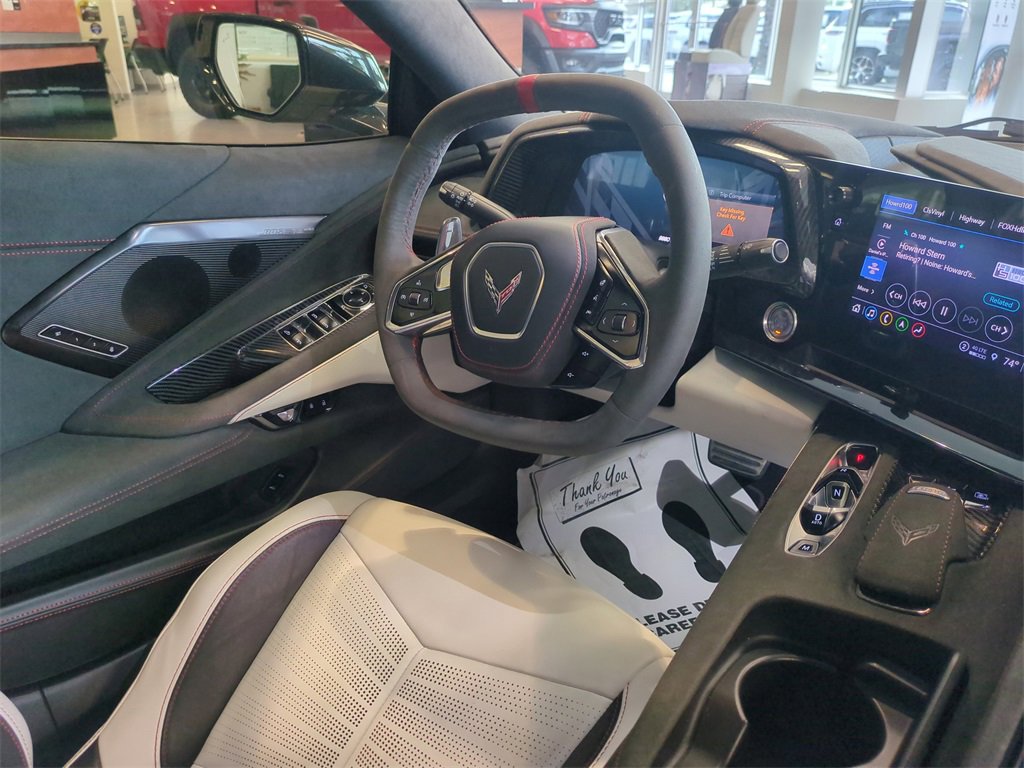 Used 2023 Chevrolet Corvette Stingray w/ Z51 Performance Package image 18