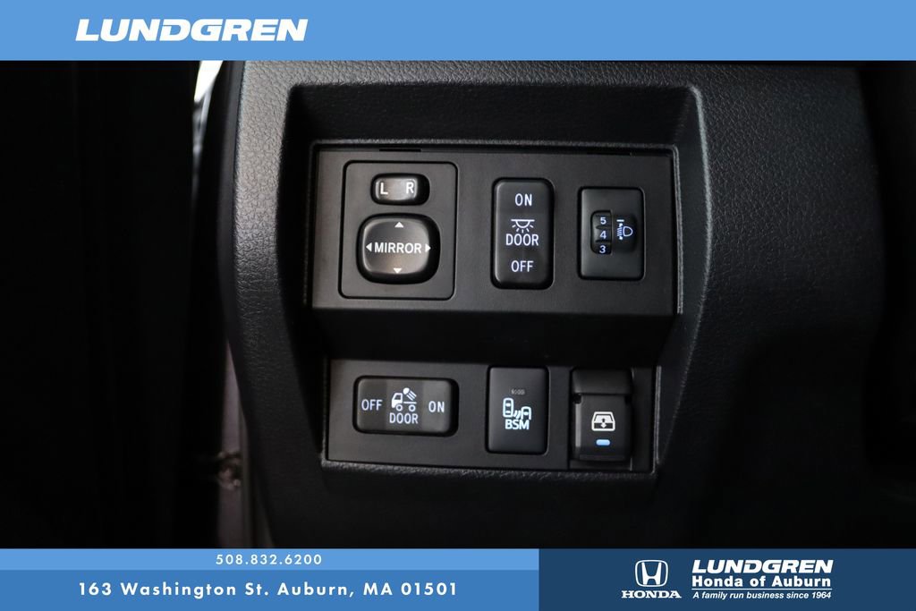 Used 2017 Toyota Tundra SR5 w/ SR5 Upgrade Package AWD/4WD image 28