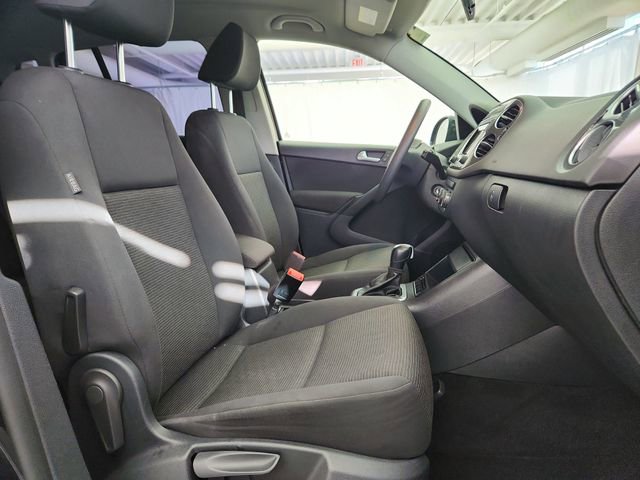 Used 2017 Volkswagen Tiguan Limited w/ Alloy Wheels Package image 20