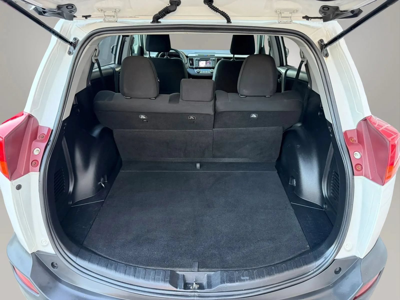 Used 2014 Toyota RAV4 XLE AWD/4WD image 25