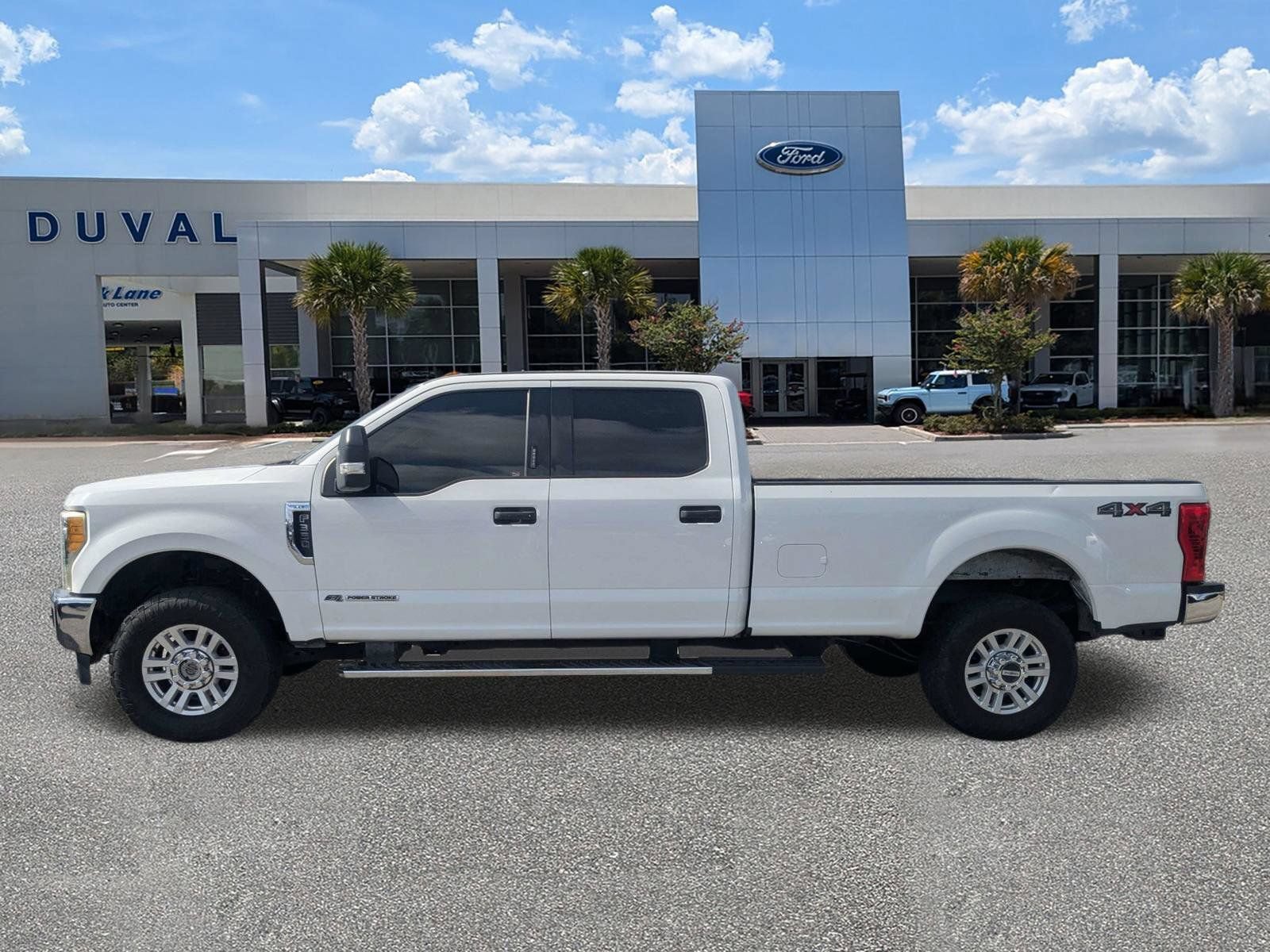 Used 2017 Ford F350 XLT w/ XLT Value Package AWD/4WD image 7