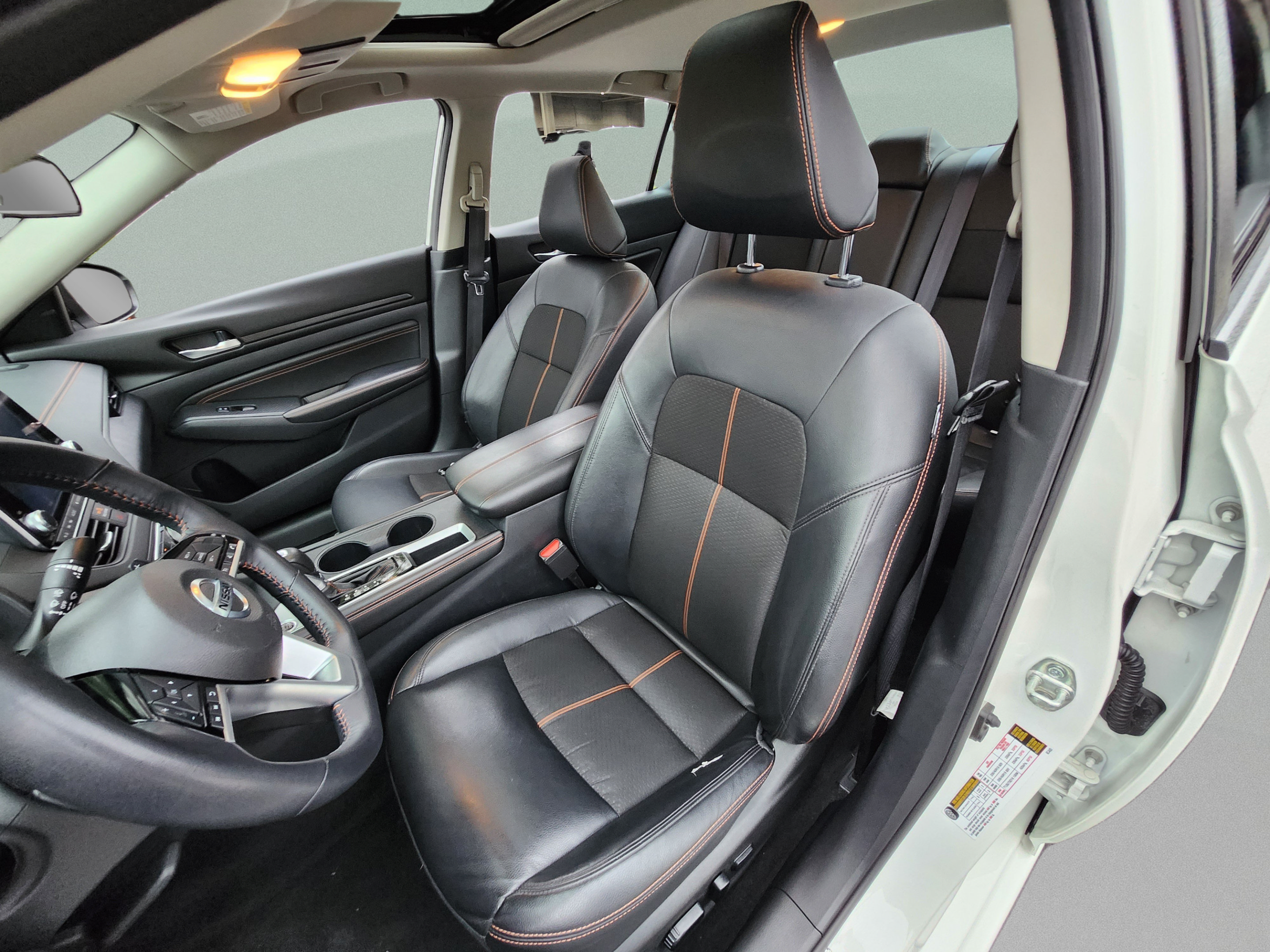 Used 2021 Nissan Altima 2.5 SR w/ SR Premium Package FWD image 13